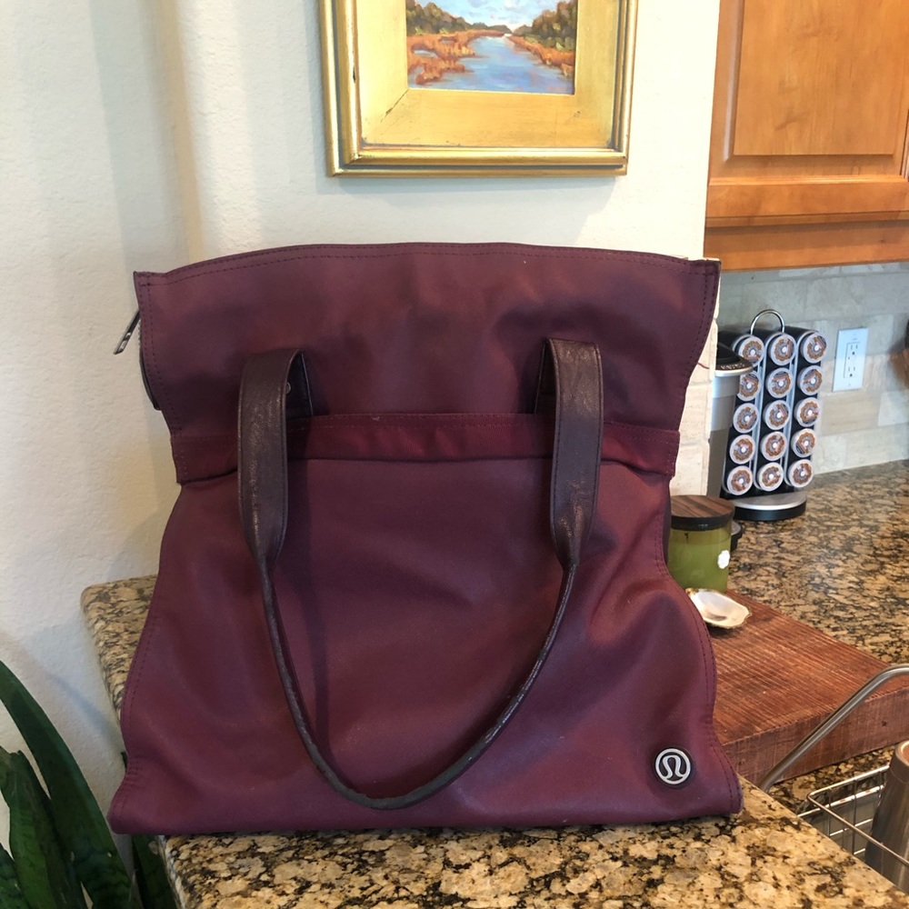 Lululemon tote